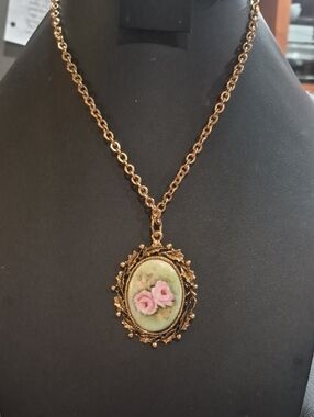 Vintage Cameo Hand-painted Floral Necklace Gold tone Signed AYARS